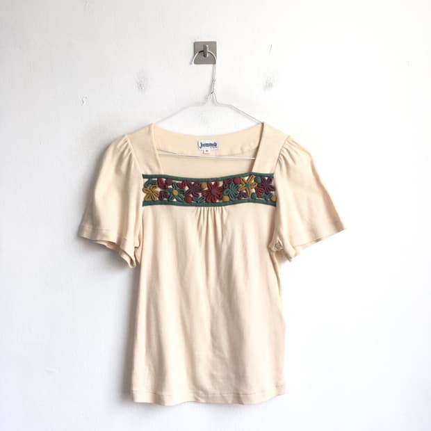 jpn vintage beige flower handwork t shir