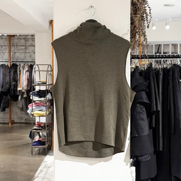 엔지니어드 가먼츠 카키 후드 니트 베스트