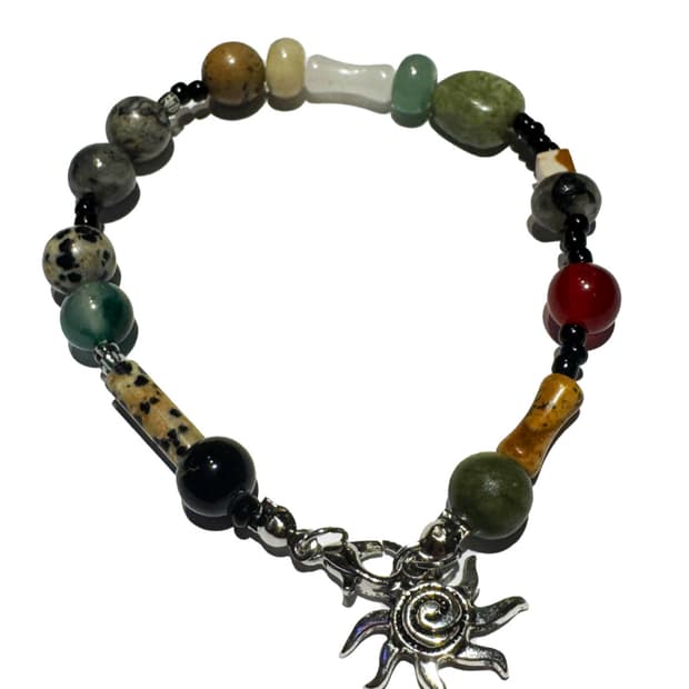 Mystic beaded bracelet 팔찌 판매합니다