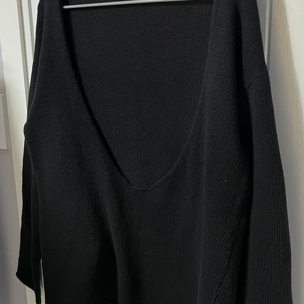 씨올 딥 U넥 니트