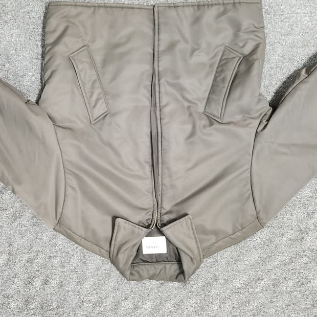 자바나스 미니멀 나일론 카라 자켓 블랙 카키