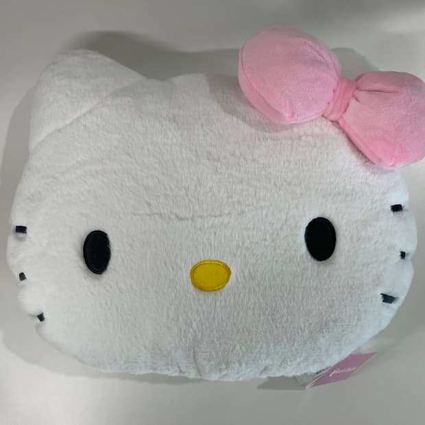 헬로키티 Hello Kitty 산리오 쿠션
