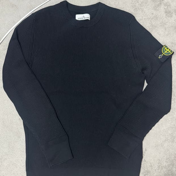 스톤 아일랜드 니트