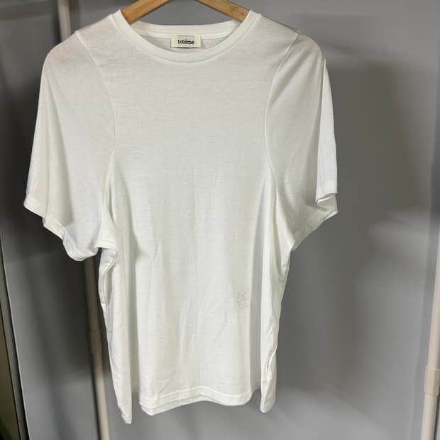 토템 커브드심 티셔츠