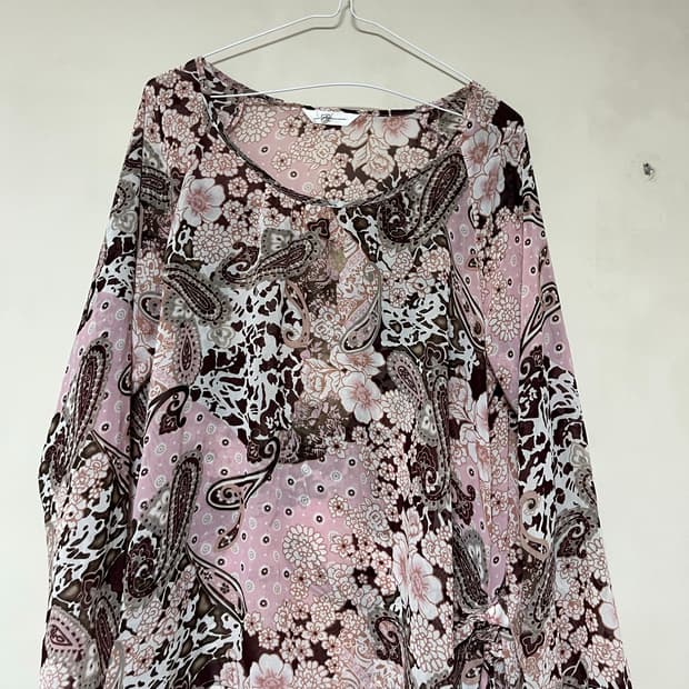 오리엔탈 핑크 슬리브 티셔츠