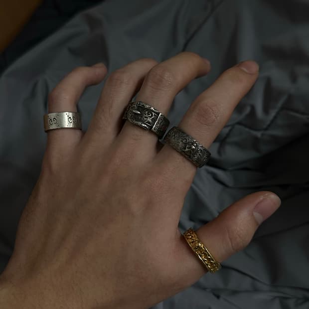 구찌, 베르사체 반지 4종 판매합니다 25호 23호 13호