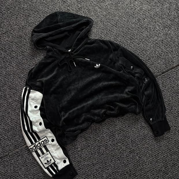 아디다스 사이드 스냅 버튼 벨벳 크롭 트랙 후드 1602