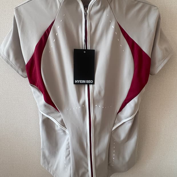 혜인서 Slashed Zip Top 2
