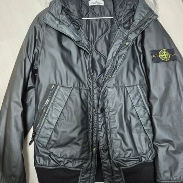 [구매] 스톤아일랜드 무솔라 고마타 블랙 S,M 구합니다