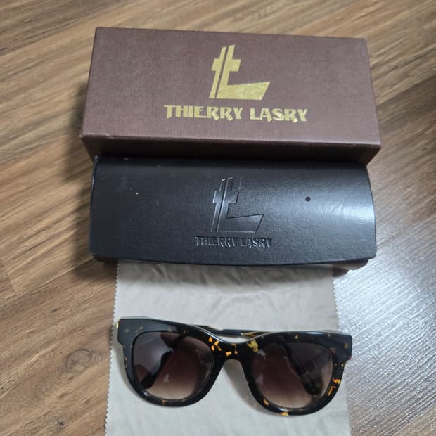 티에리 라스리 - SEXXXY 선글라스