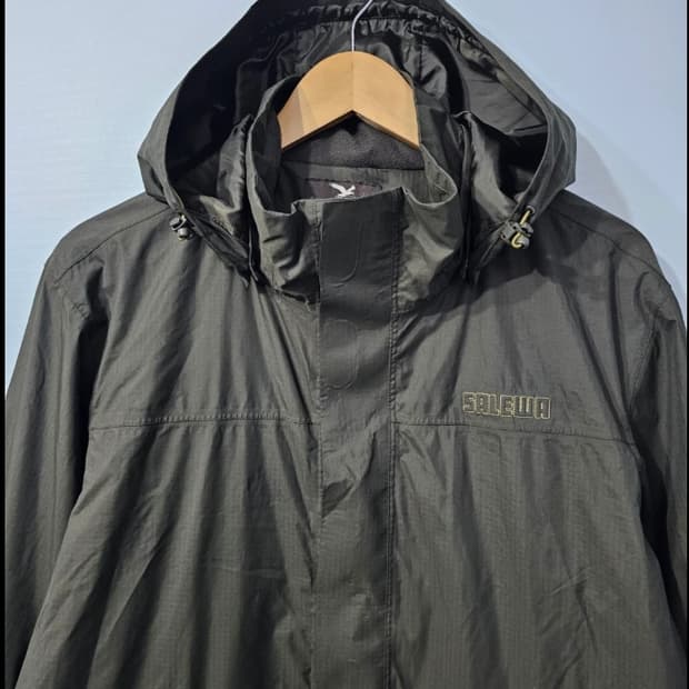 살레와 Salewa 바람막이 자켓 105