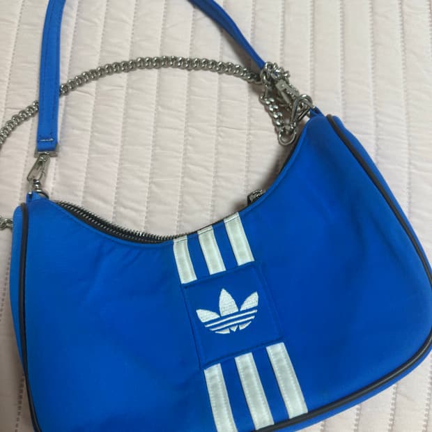 아디다스 파란색 숄더백