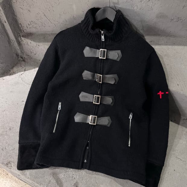 No Future 본디지 버클 퍼 니트집업