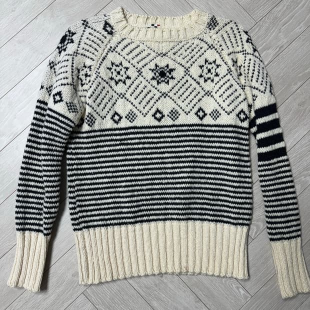 톰브라운/ 눈꽃니트/ 2