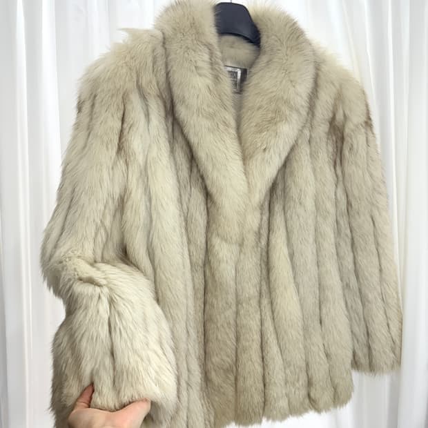 SAGA Fox fur jacket