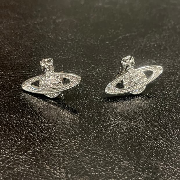 비비안웨스트우드 귀걸이(새상품)