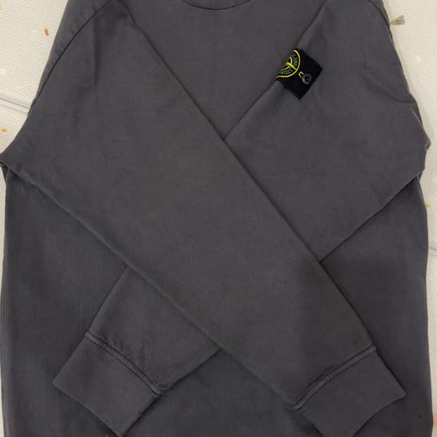 스톤아일랜드 맨투맨 다크 그레이 M