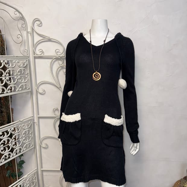 Black fur detail hood knit ops