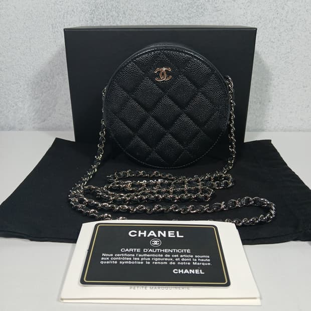 샤넬 동그리백 캐비어 은장 30번대 AP0245