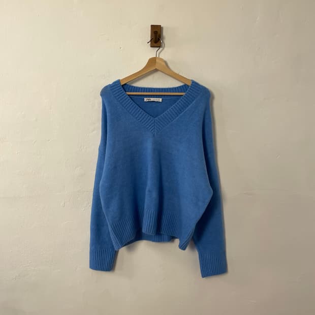 자라 브이넥 니트 