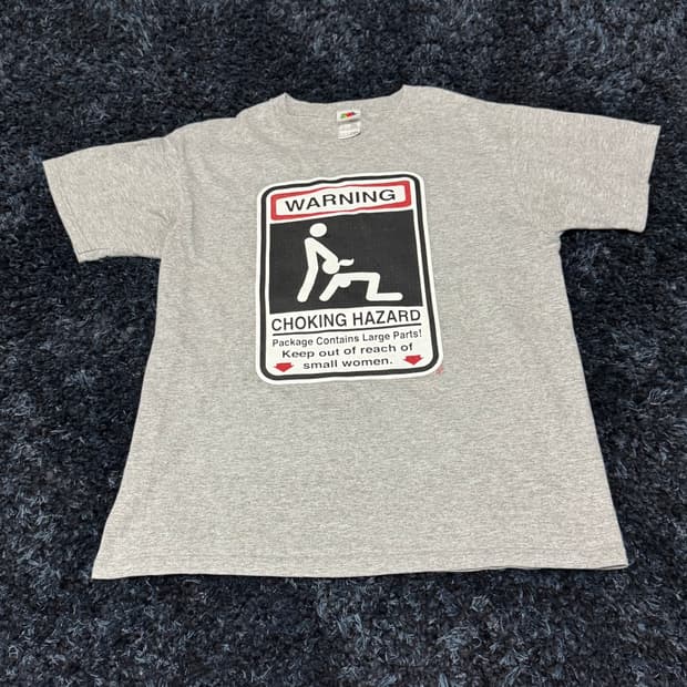 00s vintage ”CHOKING HAZARD“ t-shirt