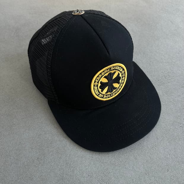 크롬하츠 플러스 크로스 트러커캡