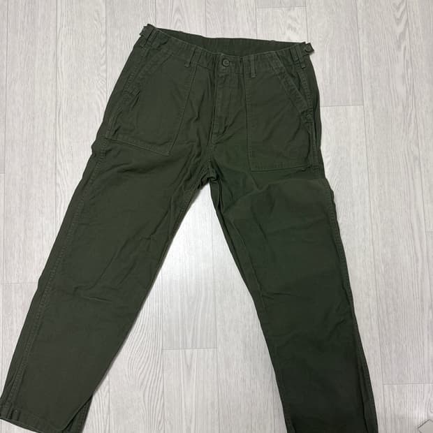 무신사 스탠다드 퍼티그 팬츠 카키 34사이즈