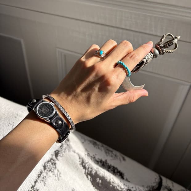 CUSTOM MADE BUCKLE WATCH 인도 맞춤 제작된 시계 팔찌