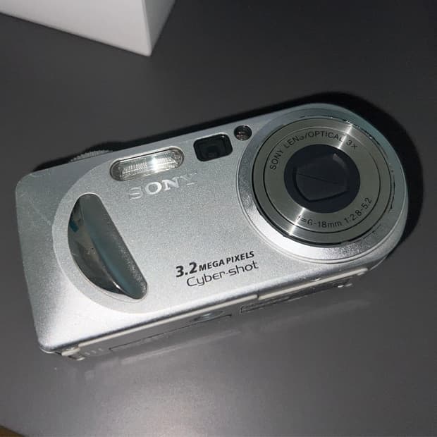 Sony 소니 사이버샷 DSC-P8 3.2 디지털 카메라 디카