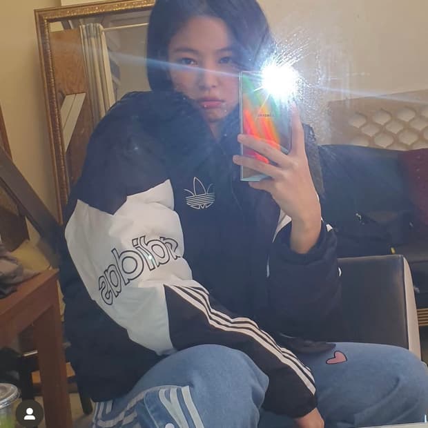 아디다스 크롭 패딩 XS사이즈 제니 착용