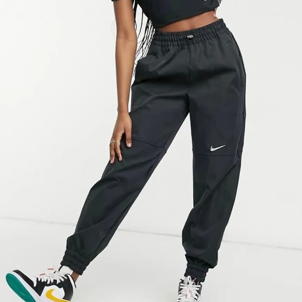 나이키(Nike) 볼드 스우시 하이라이져 나일론 조거팬츠 M 