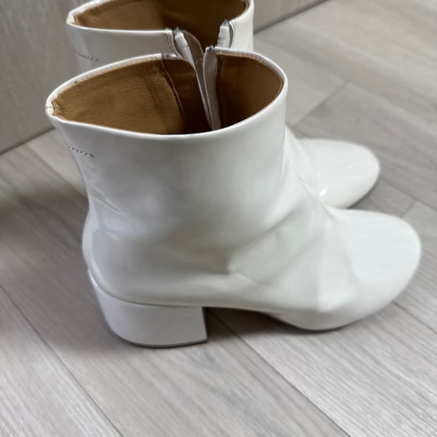 MM6 마르지엘라 에나멜 부츠 화이트