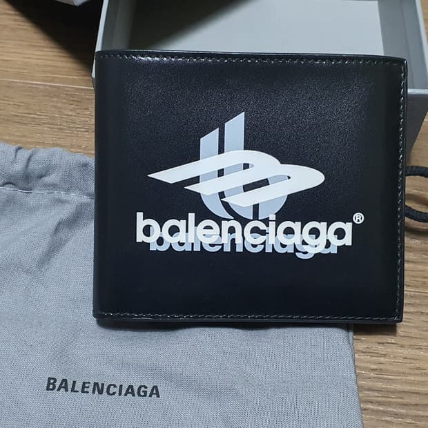 발렌시아가 레이어드 로고 반지갑