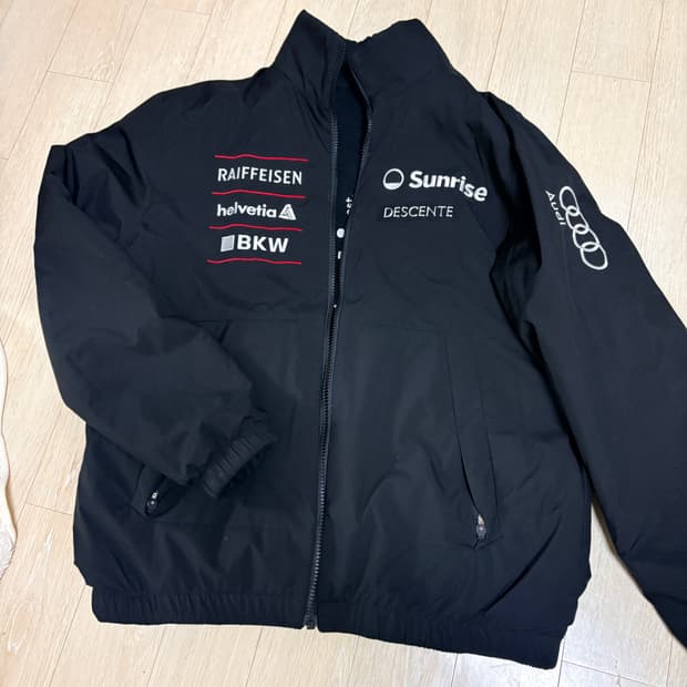 데상트 플리스 점퍼