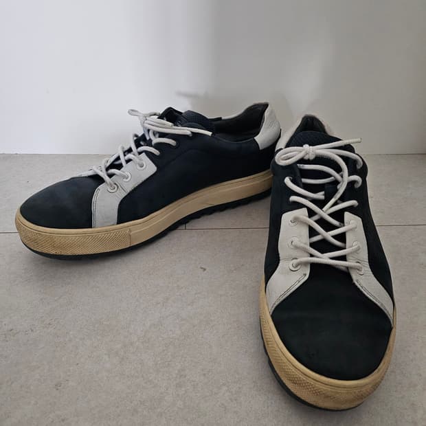 살바토레 페라가모 스니커즈