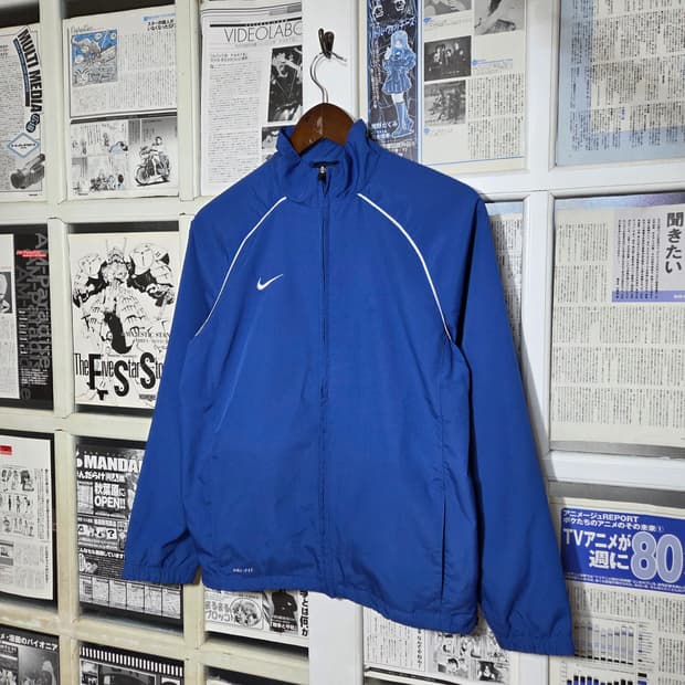 나이키 드라이핏 스우시 블루 바람막이 