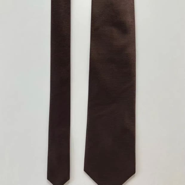 니나리치 넥타이