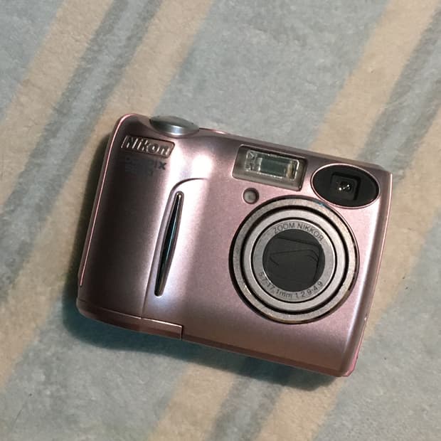 니콘 쿨픽스 5600 핑크