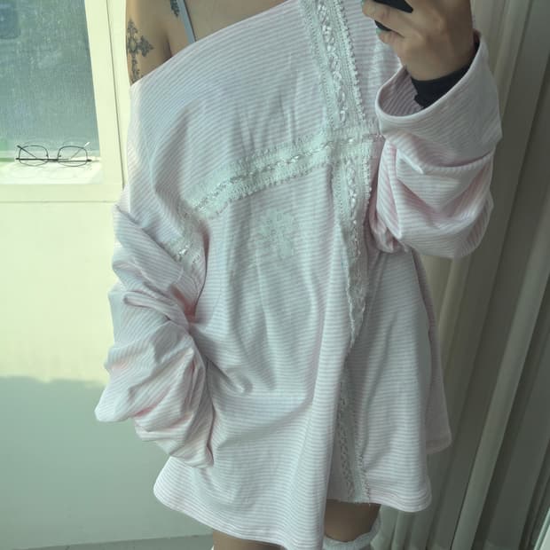 사화룸 핑크 레이스 크로스 후드 롱슬리브