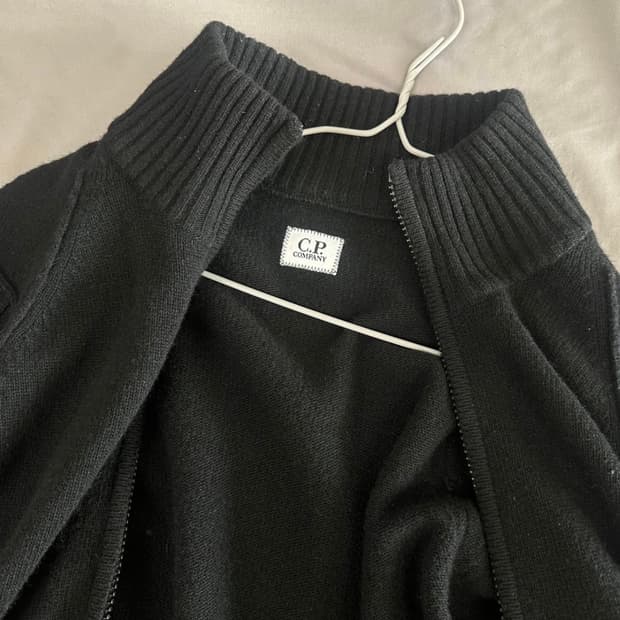 Cp컴퍼니 니트집업 가디건 블랙