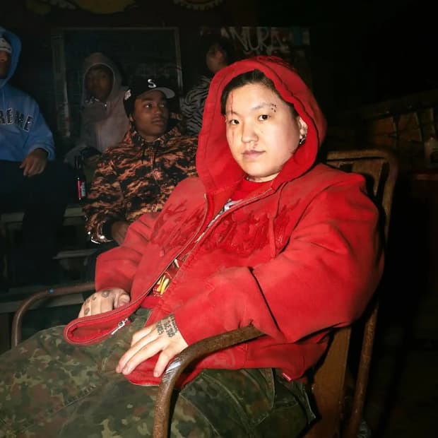 슈프림 레더 아플리케 집업 후드 스웨트셔츠 번트 레드 - 25SS