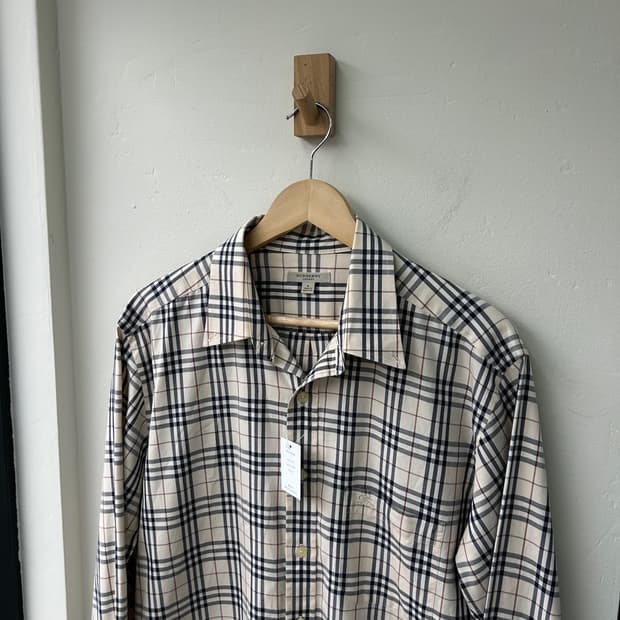 15975 - 버버리 노바 체크 셔츠