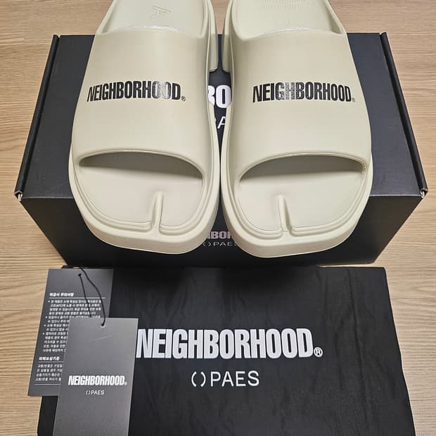 네이버후드 페이즈 슬리퍼