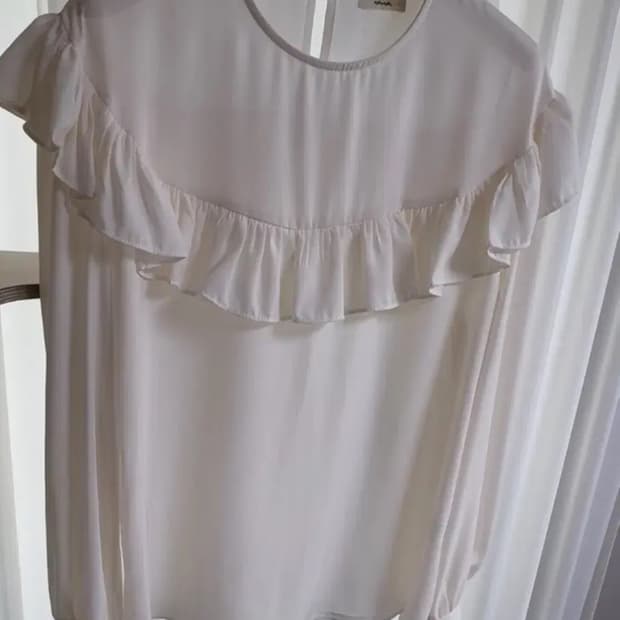 리본타이 나흐 프릴 블라우스