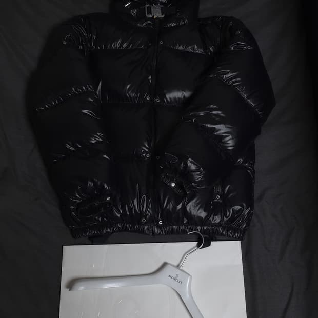 [3] 몽클레어 알릭스 22FW 알몬드 패딩 블랙