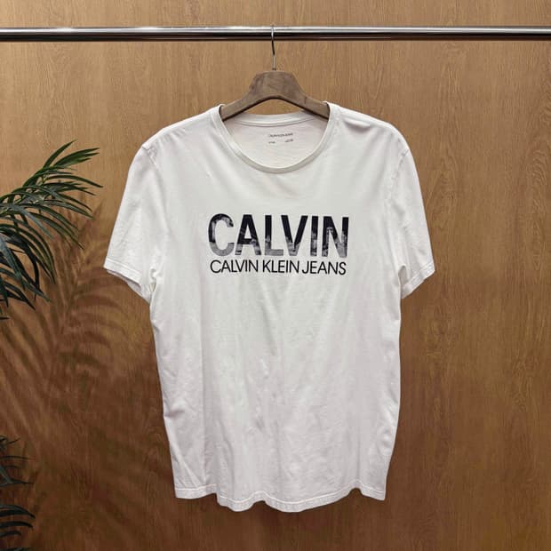 캘빈클라인 베이직 반팔 티셔츠 빅로고 프린팅 그래픽 디테일 화이트