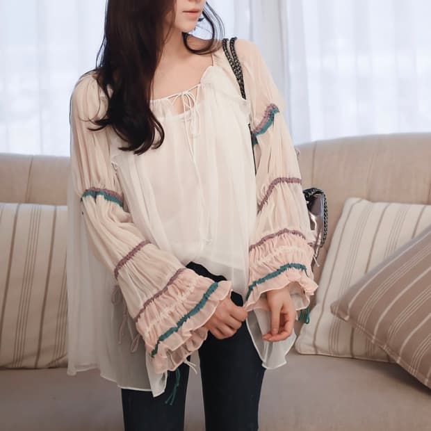 끌로에st. 러플 시폰 블라우스