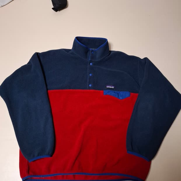 XL 파타고니아 신칠라 플리스 네이비/레드