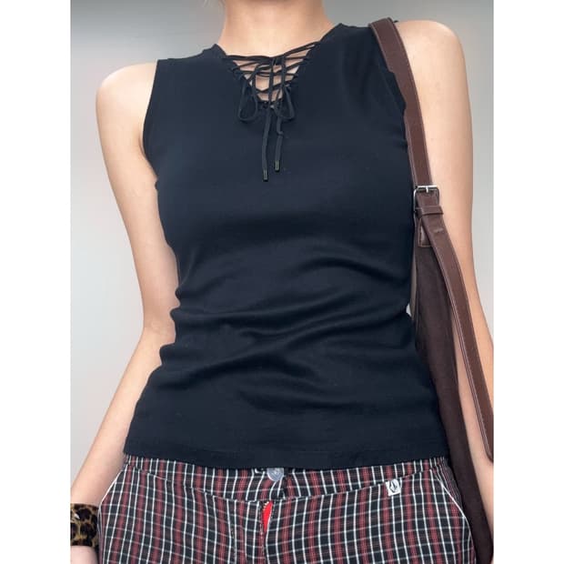 빈티지 블랙 슬리브리스