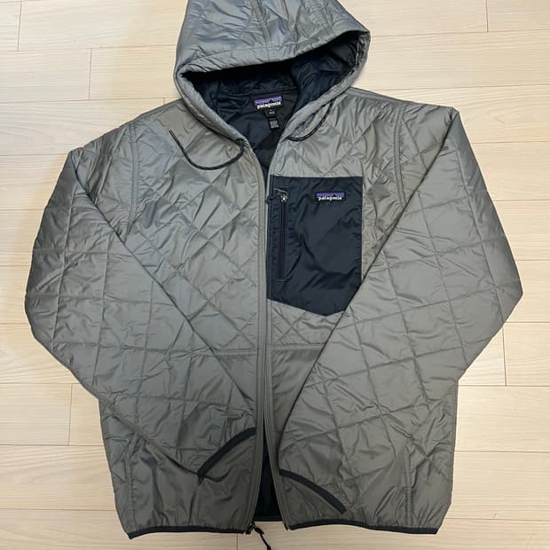 파타고니아 경량패딩 M (실사이즈L)